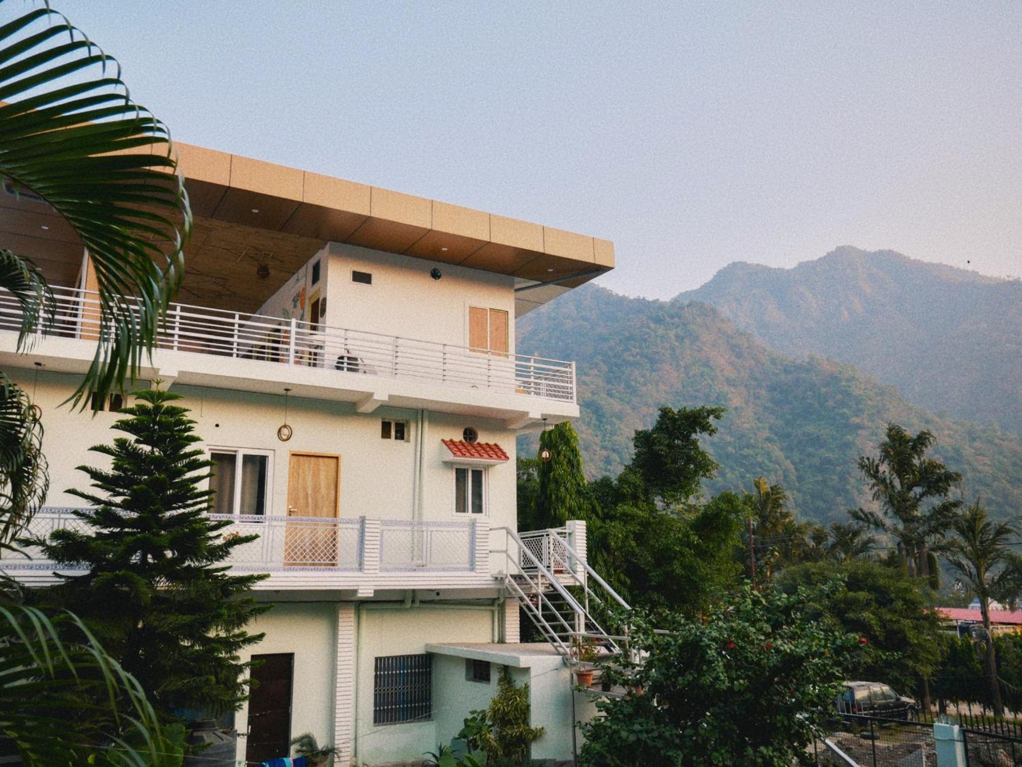 Flow House Risikés Kültér fotó